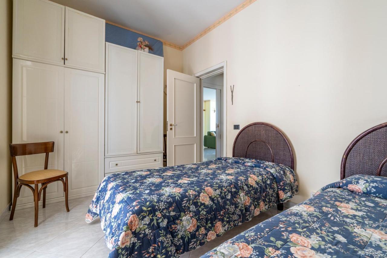 Grazia Attic Apartment With Terrace Trani Exterior photo