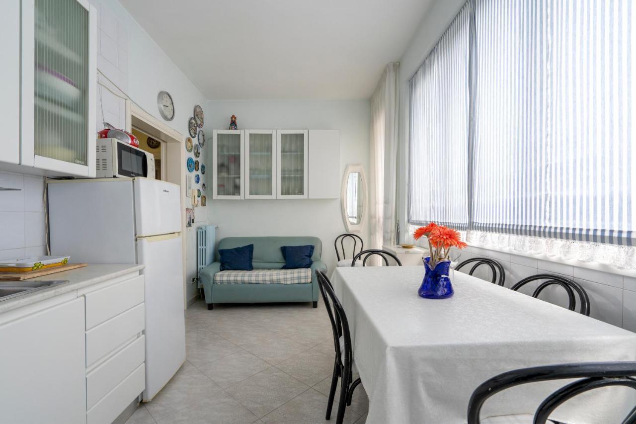 Grazia Attic Apartment With Terrace Trani Exterior photo