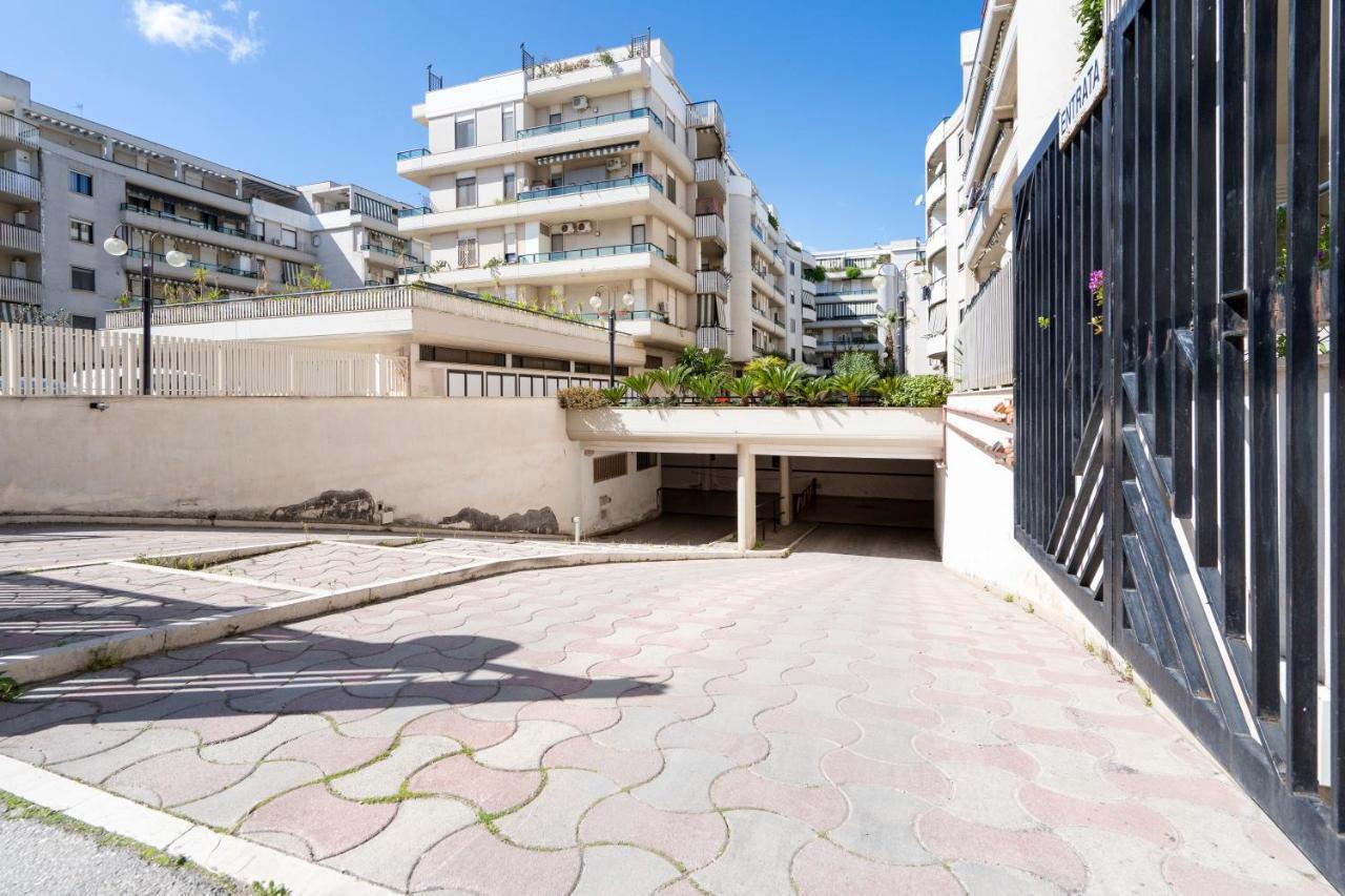 Grazia Attic Apartment With Terrace Trani Exterior photo