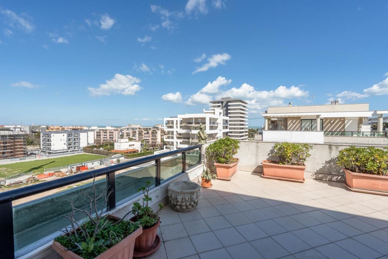 Grazia Attic Apartment With Terrace Trani Exterior photo