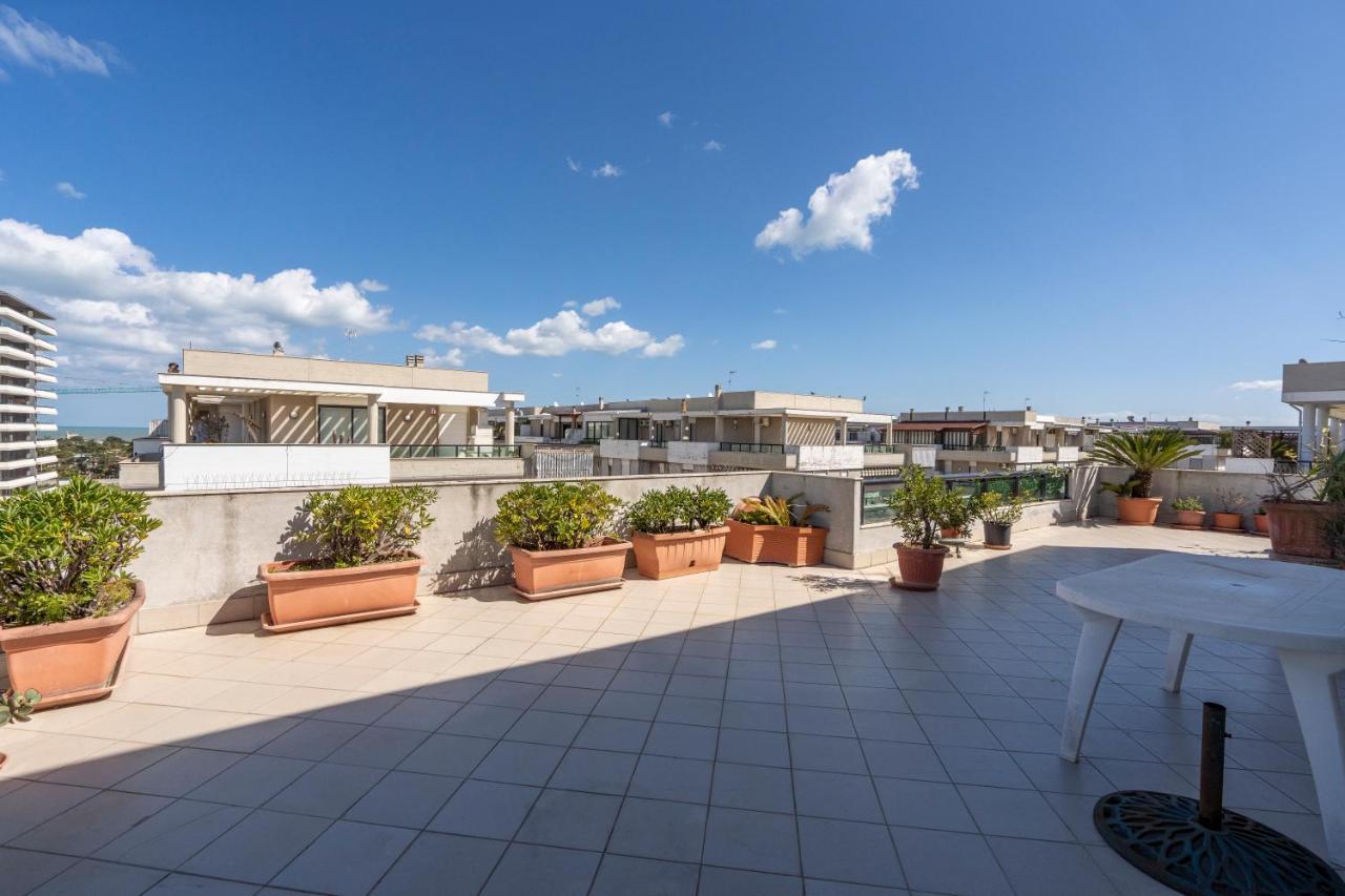 Grazia Attic Apartment With Terrace Trani Exterior photo
